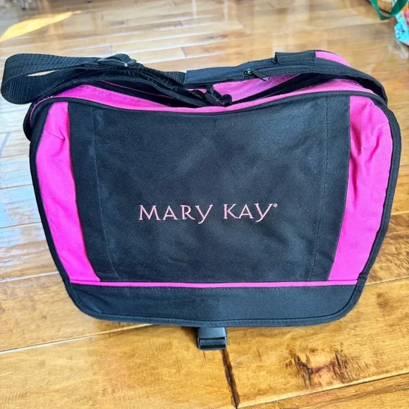 Mary Kay Black and Pink Cosmetic Bag with Sporty Design - Picture 1 of 7